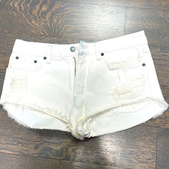 CARMAR distressed BNWOT white denim jean shorts - Picture 1 of 4